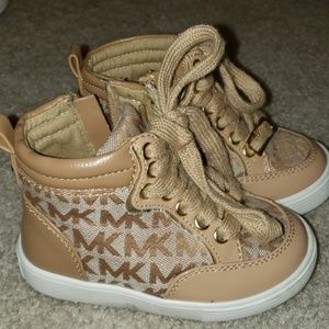 MK toddler Boots